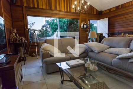 Sala de TV de casa de condomínio para alugar com 4 quartos, 175m² em Canto das Águas, Rio Acima