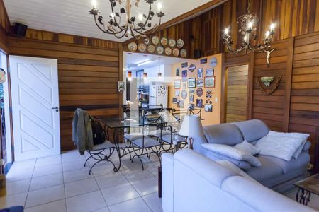 Sala de casa de condomínio para alugar com 4 quartos, 175m² em Canto das Águas, Rio Acima