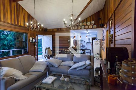 Sala de casa de condomínio para alugar com 4 quartos, 175m² em Canto das Águas, Rio Acima