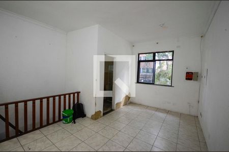Sala 1 de casa à venda com 8 quartos, 330m² em Grajaú, Rio de Janeiro
