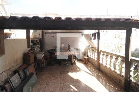 Quintal de casa à venda com 4 quartos, 300m² em Chácara Mafalda, São Paulo