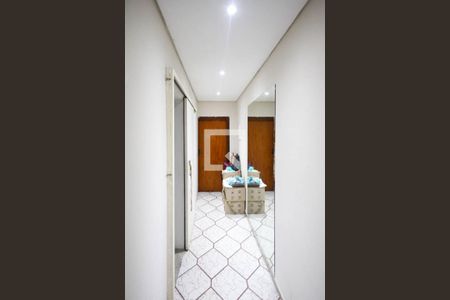 Corredor de casa à venda com 4 quartos, 300m² em Chácara Mafalda, São Paulo