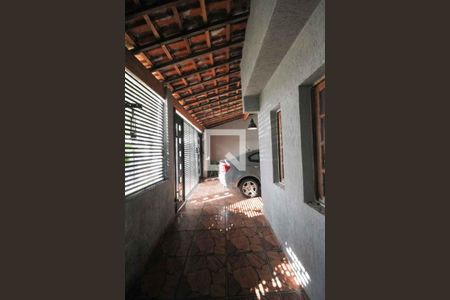 Garagem de casa à venda com 4 quartos, 300m² em Chácara Mafalda, São Paulo