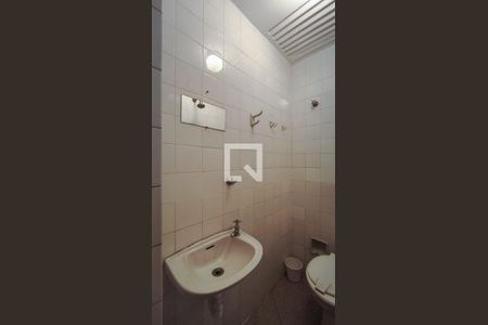 Banheiro de serviço de apartamento à venda com 3 quartos, 126m² em Grajaú, Rio de Janeiro