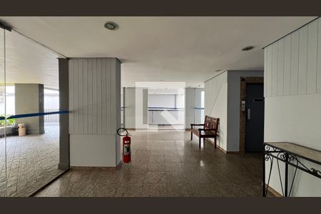 Hall de entrada de apartamento à venda com 3 quartos, 120m² em Pinheiros, São Paulo