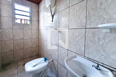 Banheiro de casa para alugar com 1 quarto, 44m² em Jardim Yeda, Campinas