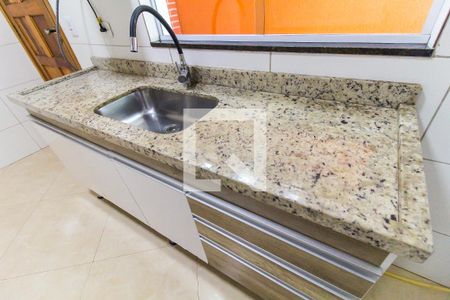 Cozinha de casa de condomínio para alugar com 2 quartos, 65m² em Cidade Líder, São Paulo