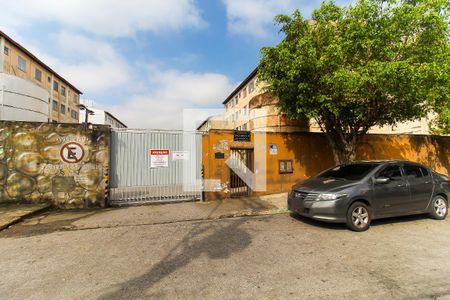 Fachada + Placa de apartamento à venda com 2 quartos, 42m² em Itaquera, São Paulo
