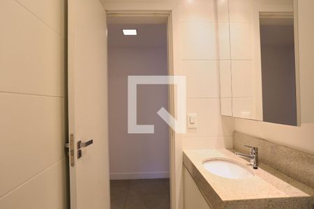 Banheiro de apartamento à venda com 2 quartos, 100m² em Funcionários, Belo Horizonte