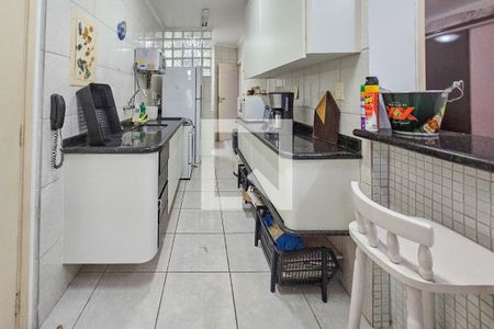 Cozinha de apartamento para alugar com 2 quartos, 140m² em Tortuga, Guarujá