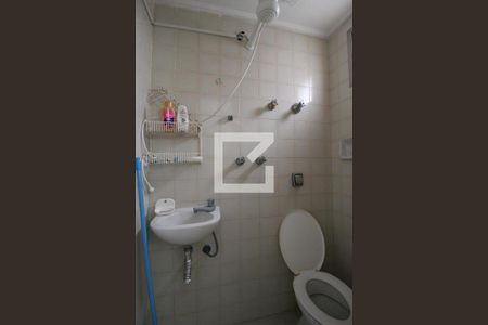 Banheiro de Serviço de apartamento à venda com 2 quartos, 80m² em Indianópolis, São Paulo