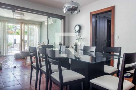 Casa à venda com 5 quartos, 665m² em Barra da Tijuca, Rio de Janeiro