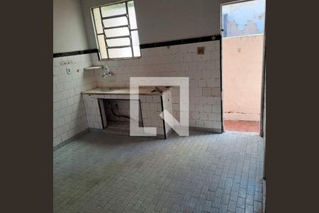 Casa à venda com 8 quartos, 235m² em Penha, Rio de Janeiro