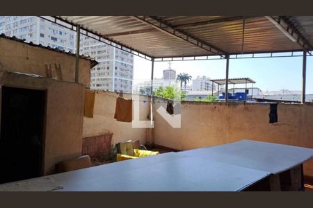 Casa à venda com 8 quartos, 235m² em Penha, Rio de Janeiro