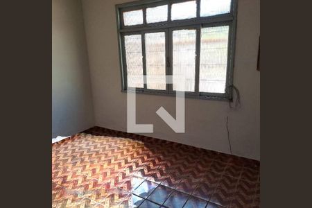 Casa à venda com 8 quartos, 235m² em Penha, Rio de Janeiro