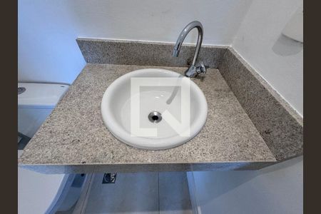 Lavabo de apartamento à venda com 3 quartos, 156m² em Barra da Tijuca, Rio de Janeiro