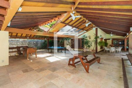 Casa à venda com 5 quartos, 1005m² em Barra da Tijuca, Rio de Janeiro
