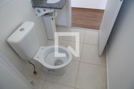 Banheiro de apartamento à venda com 2 quartos, 46m² em Novo Riacho, Contagem