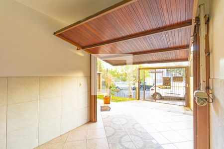 Garagem de casa à venda com 3 quartos, 183m² em Niterói, Canoas
