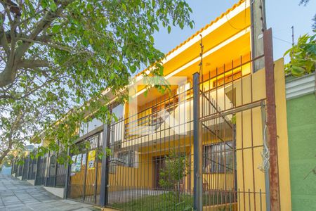 Fachada de casa à venda com 3 quartos, 183m² em Niterói, Canoas