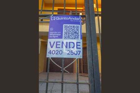Placa instalada de casa à venda com 3 quartos, 183m² em Niterói, Canoas