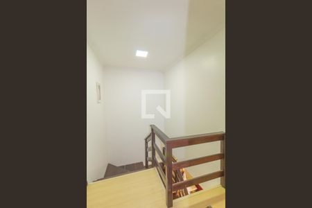 Escada de casa à venda com 3 quartos, 183m² em Niterói, Canoas