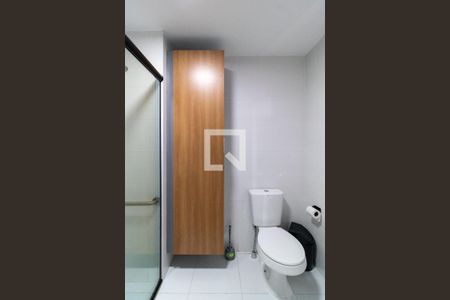 Banheiro de kitnet/studio para alugar com 1 quarto, 30m² em Pompeia, São Paulo