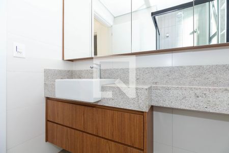 Banheiro Social de apartamento à venda com 3 quartos, 74m² em Santo Antônio, Belo Horizonte