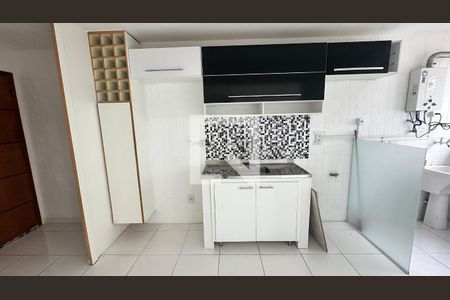 Cozinha de apartamento à venda com 2 quartos, 60m² em Barra da Tijuca, Rio de Janeiro