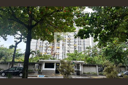 Fachada de apartamento à venda com 2 quartos, 60m² em Barra da Tijuca, Rio de Janeiro