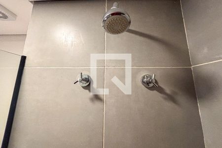 Banheiro Social de kitnet/studio para alugar com 1 quarto, 10m² em Pinheiros, São Paulo