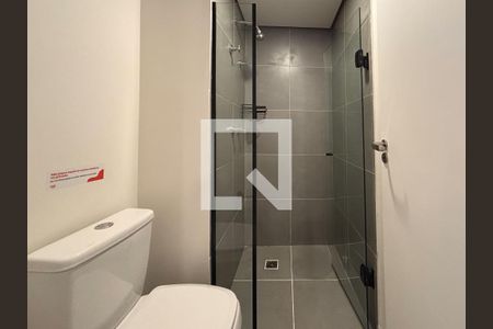 Banheiro Social de kitnet/studio para alugar com 1 quarto, 10m² em Pinheiros, São Paulo