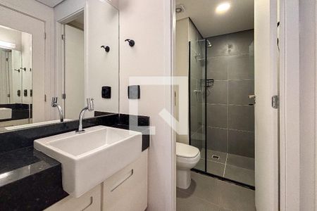 Banheiro Social de kitnet/studio para alugar com 1 quarto, 10m² em Pinheiros, São Paulo