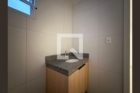 Banheiro de kitnet/studio para alugar com 1 quarto, 21m² em Vila Sao Pedro, Santo André