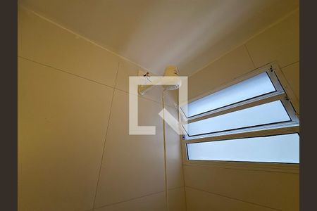 Banheiro de kitnet/studio para alugar com 1 quarto, 21m² em Vila Sao Pedro, Santo André