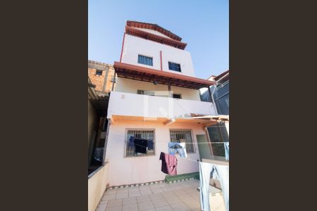 Área comum de casa à venda com 2 quartos, 180m² em Tropical, Contagem