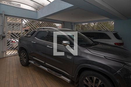 Garagem de casa à venda com 6 quartos, 210m² em Cambuci, São Paulo