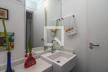 Lavabo de casa à venda com 6 quartos, 210m² em Cambuci, São Paulo