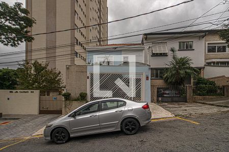 Fachada de casa à venda com 6 quartos, 210m² em Cambuci, São Paulo