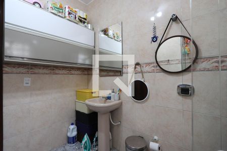 Banheiro de casa à venda com 2 quartos, 100m² em Vila Ivg, São Paulo