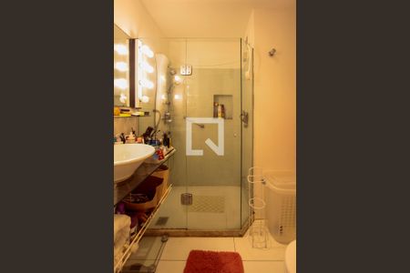 Banheiro Social de apartamento à venda com 2 quartos, 75m² em Barra da Tijuca, Rio de Janeiro