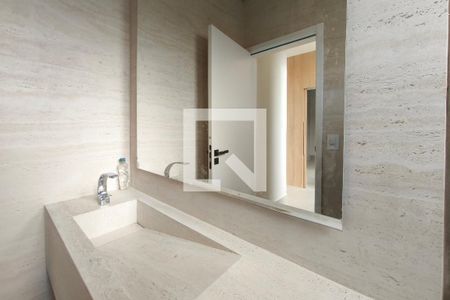 Lavabo da Sala de TV de casa de condomínio à venda com 4 quartos, 313m² em Swiss Park, Campinas