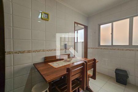 cozinha de apartamento para alugar com 2 quartos, 90m² em Parque Enseada, Guarujá