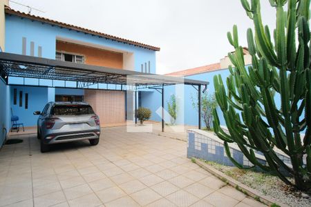Garagem de casa à venda com 4 quartos, 300m² em Penha de França, São Paulo