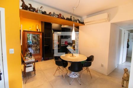 Sala de apartamento à venda com 2 quartos, 70m² em Santa Rosa, Niterói