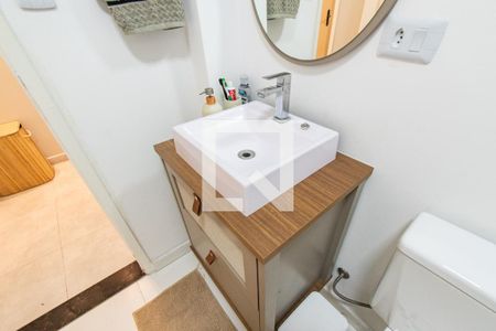 Banheiro de apartamento à venda com 1 quarto, 55m² em Liberdade, São Paulo