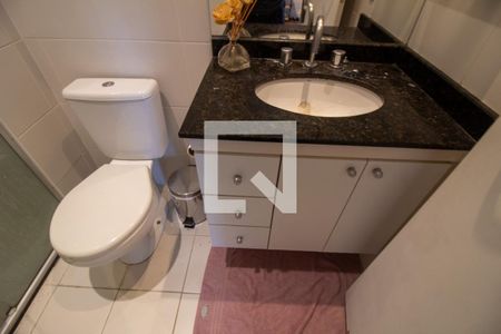 Banheiro de kitnet/studio para alugar com 1 quarto, 47m² em Cidade Monções, São Paulo
