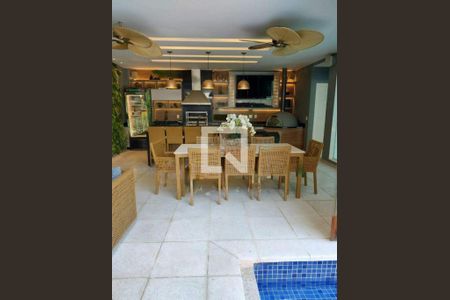 Casa à venda com 5 quartos, 675m² em Barra da Tijuca, Rio de Janeiro