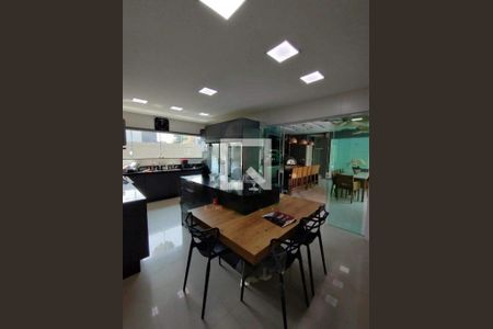 Casa à venda com 5 quartos, 675m² em Barra da Tijuca, Rio de Janeiro