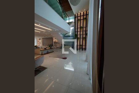 Casa à venda com 5 quartos, 675m² em Barra da Tijuca, Rio de Janeiro